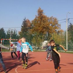 Zabawy sportowe na boisku