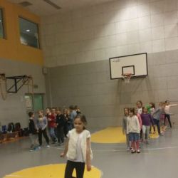 Gry i zabawy z panią Karoliną