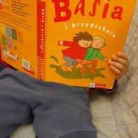 Z książką na Ty