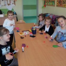 Składanki niespodzianki - origami - jeżyki